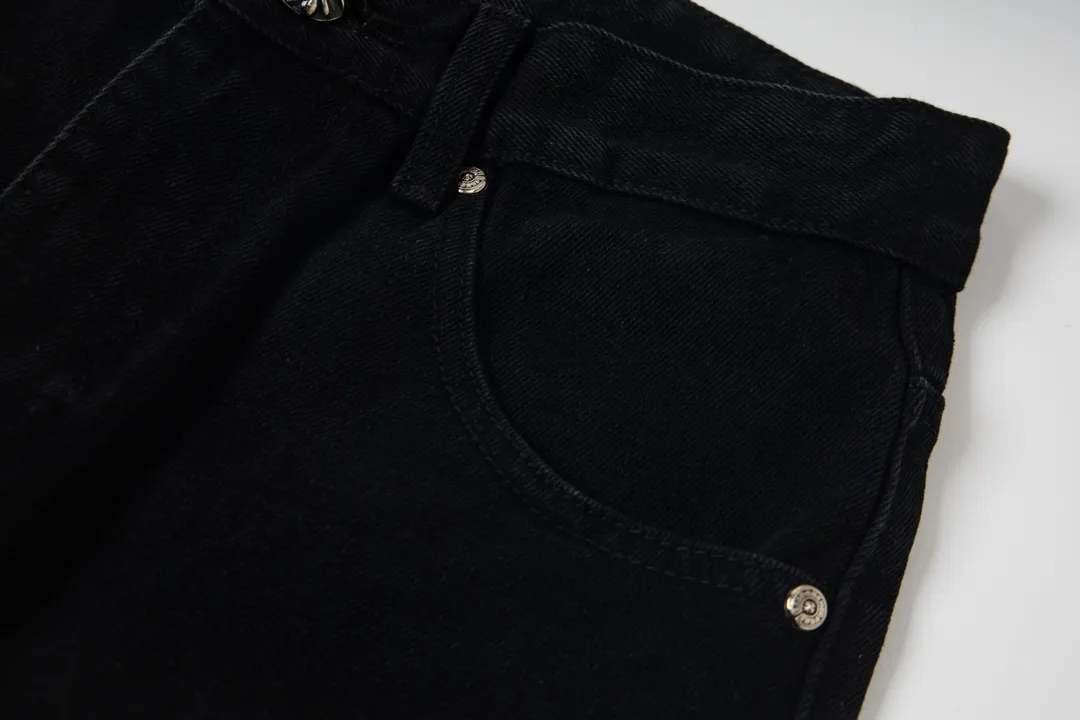 P210 💰 Chrome Hearts & CH city limited series Sanskrit cross patch patchwork leather jeans need to be washed and then disassembled and hand-stitched with sheepskin cross leather and then spliced ​​together to complete. The whole piece requires too much craftsmanship to explain. The texture can be seen in the hand, and it looks good. The styles with different washed textures are very friendly to people with thin legs and thick legs. The straight version is very flattering to the leg shape. The moderate length is timeless and can be matched easily and casually. It is the basic styling foundation for various styles and is a must-have in the wardrobe! The fabric is stiff but also makes the upper body soft without losing texture. The washing process is even more perfect. It is a must-have item for everyone! ! ! Washed wheat, hang tag, pants label, three labels are complete, the upper body effect is particularly stiff and stylish, super stylish, same style for men and women - Color: Size: 28 30 32 34 36